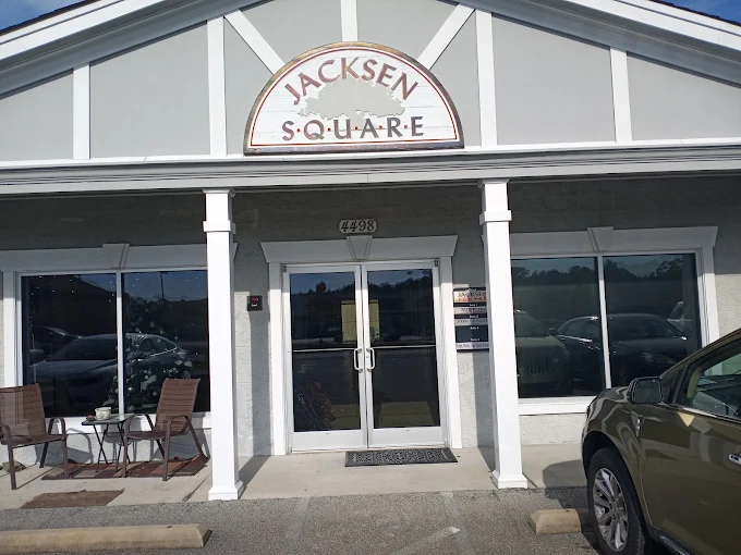 The Miracles Salon & Spa storefront at Jacksen Square in Shallotte, NC