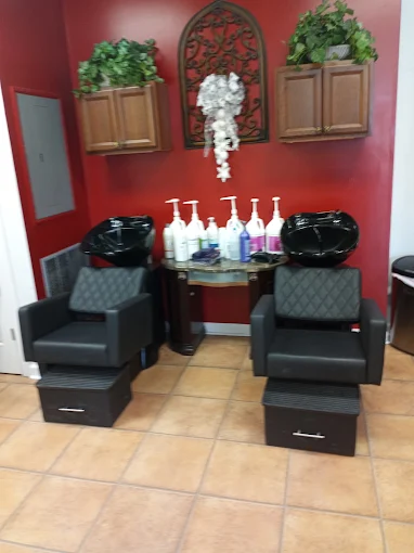 Wash stations at Miracles Salon & Spa in Shallotte, NC